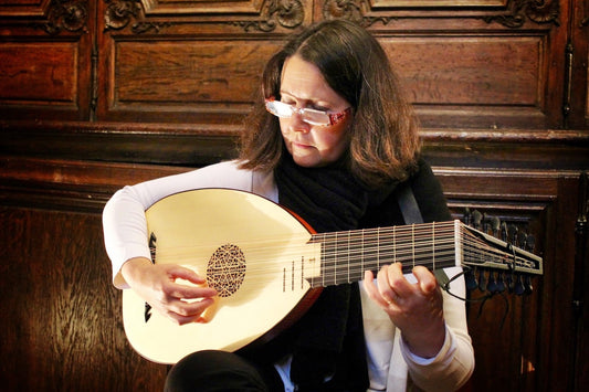 Portrait de Claire Antonini, luthiste française, professeure au CRC de Chelles